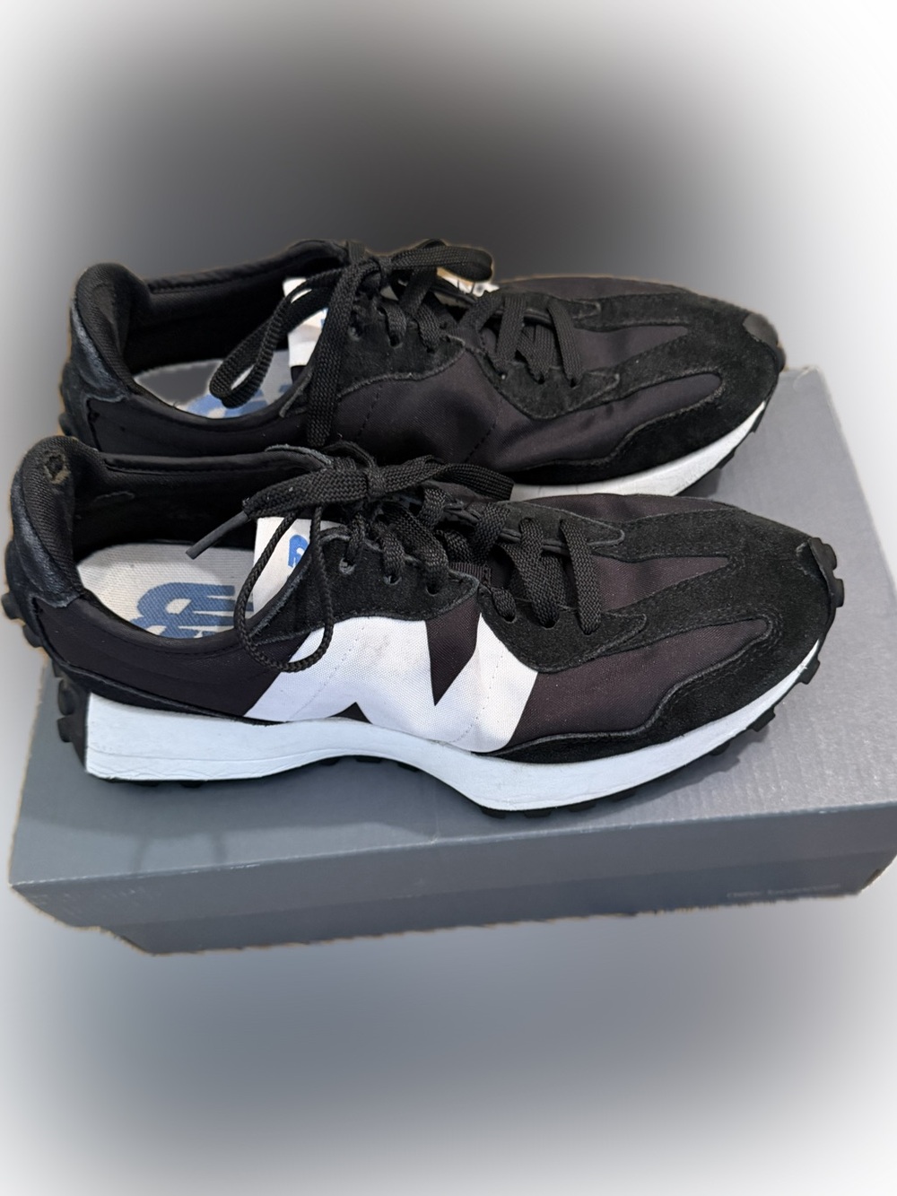 New Balance 327 W9.5/M8 - Picture 4 of 10